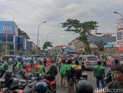 Lalu Lintas ke Kuta Padat Merayap Jelang Malam Pergantian Tahun