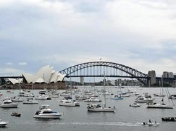 Malam Tahun Baru di Sydney Diwarnai Momen Hening untuk Korban Serangan Bondi