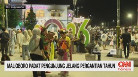 VIDEO: Malioboro Padat Pegunjung Jelang Pergantian Tahun