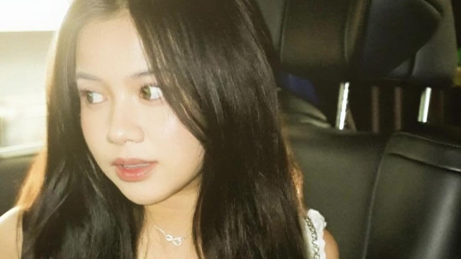 Potret Diva Azzura Saat Kulineran&comma; Cicip Matcha hingga Dessert