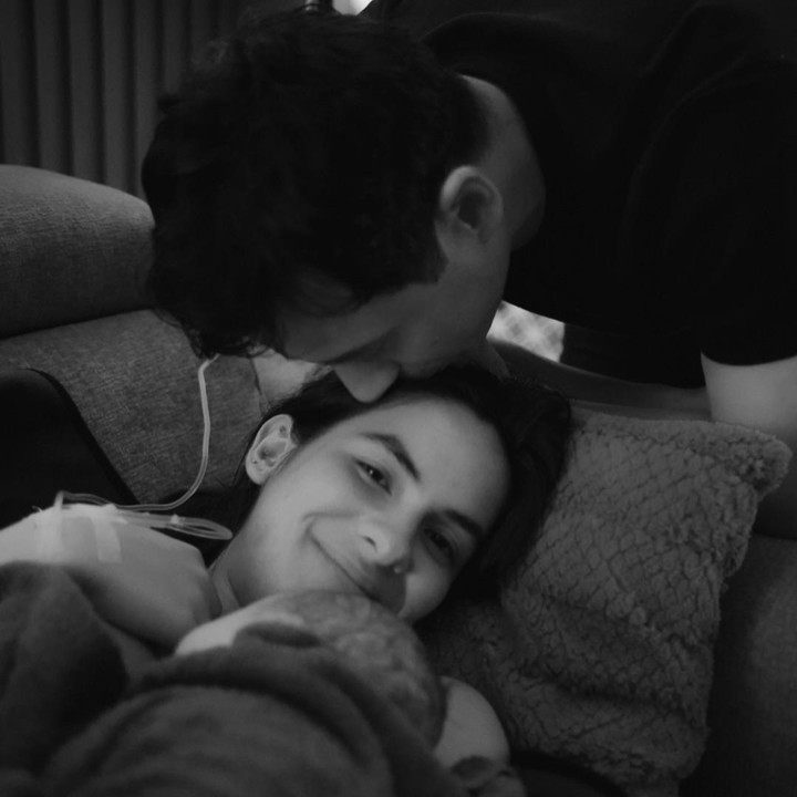 <p>Steffi dan Nino juga mengumumkan nama anak pertama mereka ini ke publik. Pasangan yang sama-sama berprofesi sebagai aktor ini menyematkan nama yang indah untuk putri kecil mereka, yakni Kaia Lanna Fernandez. "Kaia Lanna Fernandez. 28.12.25," tulis keduanya dalam caption unggahan. (Foto: Instagram @steffizamoraaa)</p>