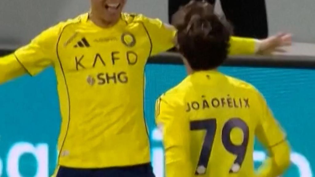 Ronaldo Bikin Gol Pakai Punggung, Al Nassr Ditahan Al Etiffaq