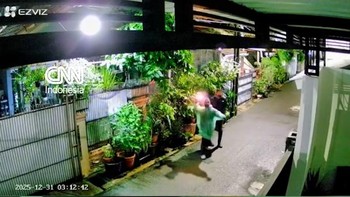 Detik-detik Rumah DJ Donny Dilempar Bom Molotov Orang Tak Dikenal