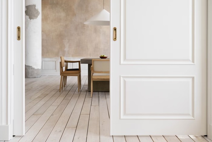 Tutup Celah-celah yang Ada di Rumah Agar Ular Tidak Bisa Masuk Lagi/ Foto: Freepik.com