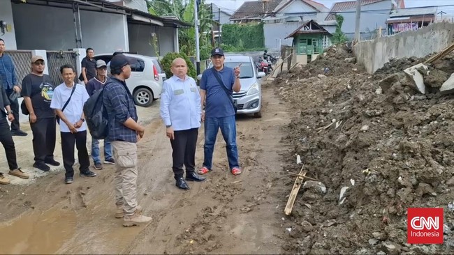 Kejaksaan Negeri (Kejari) Tangerang Selatan (Tangsel) melakukan pemeriksaan proyek strategis pengendalian banjir di wilayahnya.