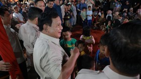 Janji Prabowo ke Pengungsi: Presidenmu Tidak Akan Meninggalkanmu