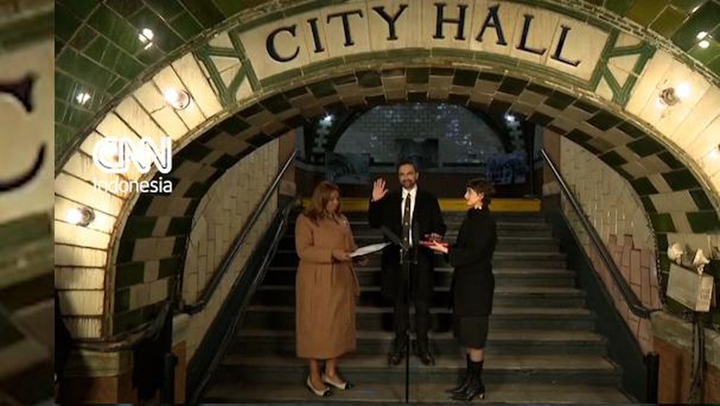 Momen Mamdani Disumpah Jadi Wali Kota New York Pakai Al-Quran