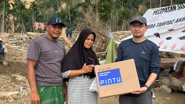 PINTU menyalurkan bantuan konektivitas darurat di Aceh pascabencana berupa 4 perangkat Starlink untuk bantu pemulihan akses internet warga.