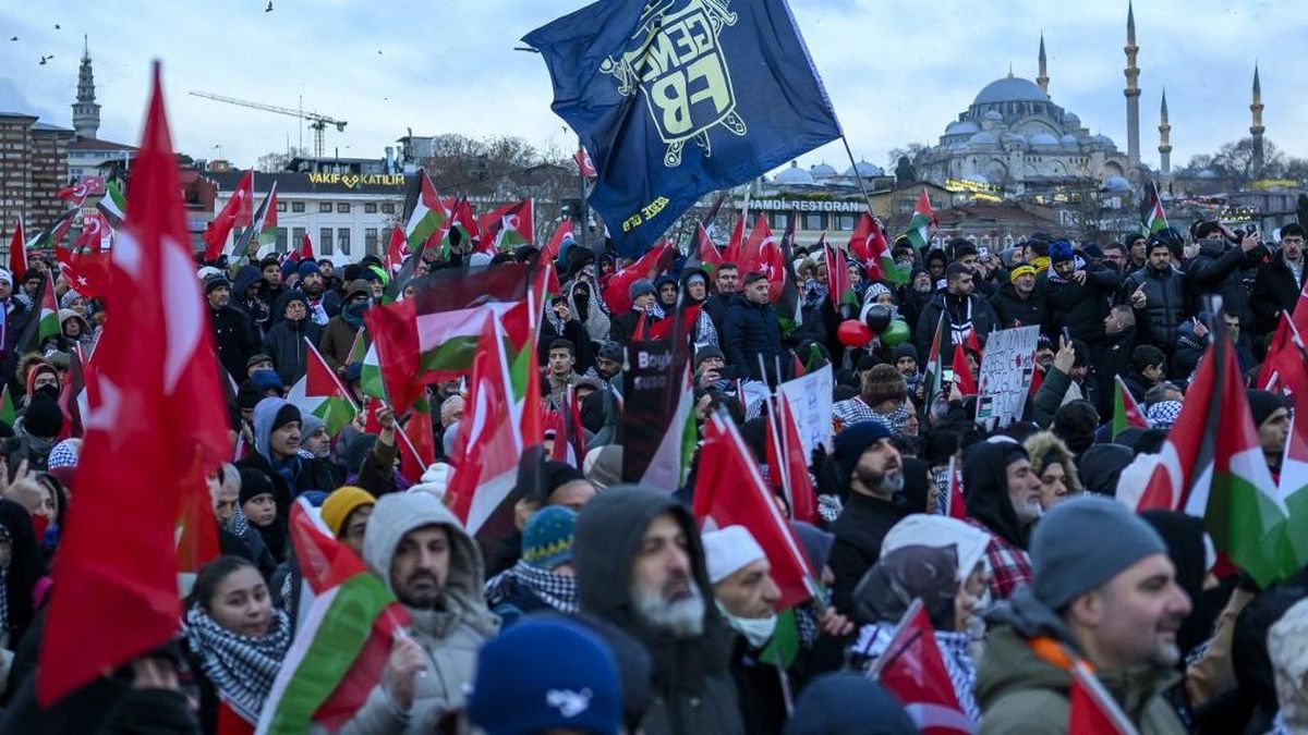 Setengah Juta Warga Turki Buka Tahun 2026 dengan Demo Bela Palestina