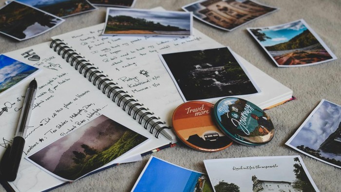 Ada banyak cara untuk melakukan gaya hidup analog. Mulai dari membaca buku, menulis jurnal menggunakan tangan, olahraga, dan masih banyak lagi.
