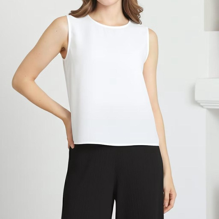 Get The Look: Inspirasi Outfit Casual ke Kantor ala Aaliyah Massaid