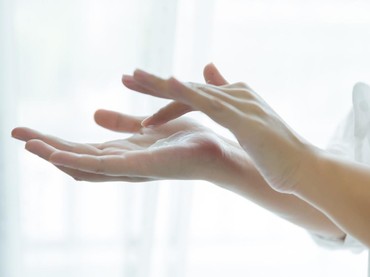 Manfaat Milk Cleanser, Begini Cara Memilih yang Tepat untuk Kulit