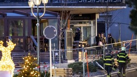 FOTO: Penampakan Bar Swiss 'Panggang' Pengunjung saat Pesta Tahun Baru