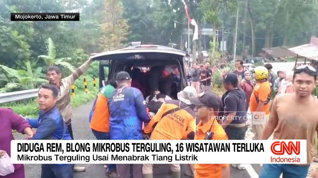 VIDEO: Kecelakaan Kendaraan Wisatawan Diduga Akibat Rem Blong