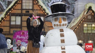 Mau Liburan Ala Jepang? Coba Main Salju di Trans Snow World Bintaro