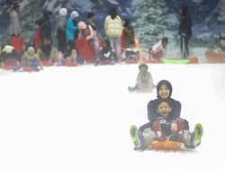 Cari Liburan dengan Sensasi Dingin? Coba Lokasi Salju Indoor di 4 Kota Ini