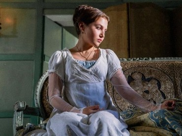 Mia McKenna-Bruce Ngaku Bukan Fans The Beatles Saat Terima Peran Film Biopik