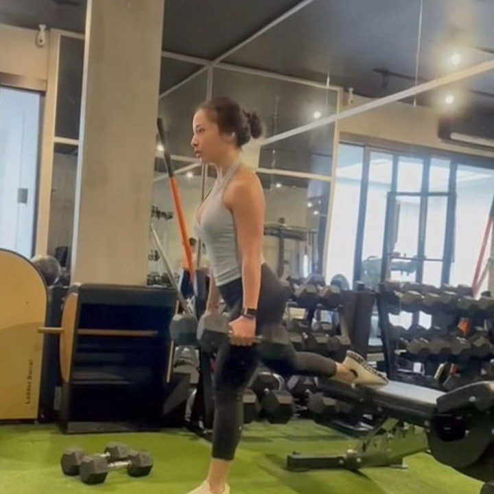 <p>Nikita Willy juga terlihat berolahraga di awal tahun ini. Dalam captionnya, ia bercanda kalau dirinya harus melakukan banyak angkat beban karena ia sudah terlalu banyak makan saat malam tahun baru. (Foto: Instagram @nikitawillyofficial94)</p>