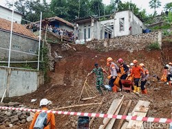 4 Orang Tewas Tertimbun Longsor di Sumedang