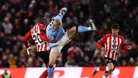 FOTO: Liverpool dan Man City Tumpul di Tahun Baru