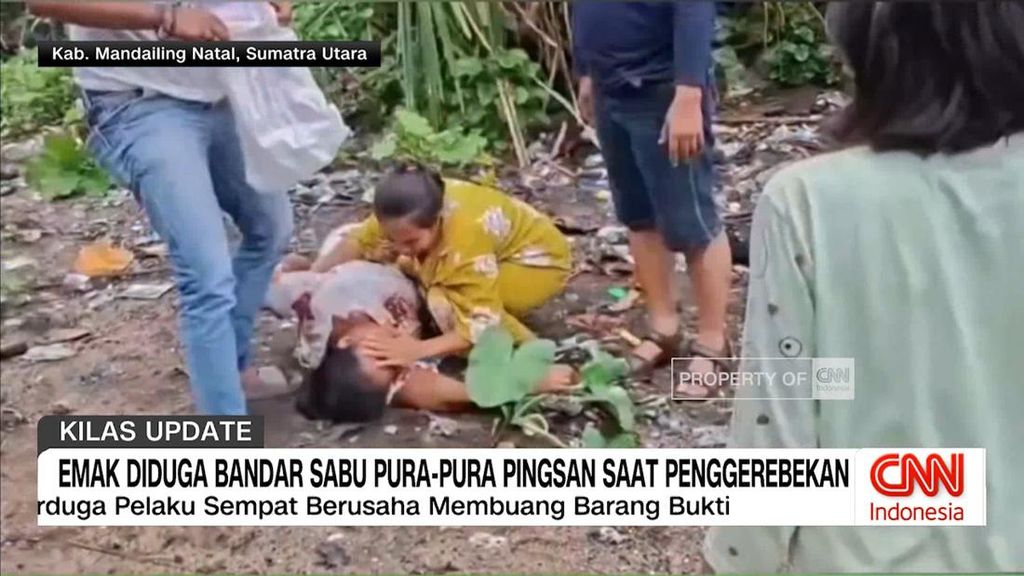 VIDEO: Emak Diduga Bandar Sabu Pura-Pura Pingsan Saat Penggerebekan