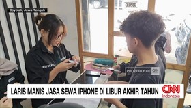 VIDEO: Laris Manis Jasa Sewa iPhone di Libur Akhir Tahun