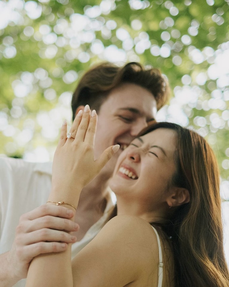 Alastair 'Mas Bule' melamar Jennifer Christie