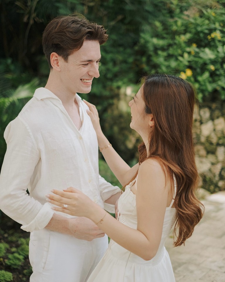 Alastair 'Mas Bule' melamar Jennifer Christie