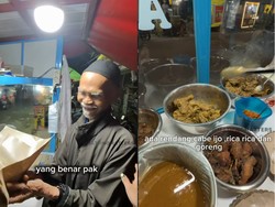 Salut Banget! Kakek Ini Masih Aktif Jualan Nasi Bebek di Usia 102 Tahun