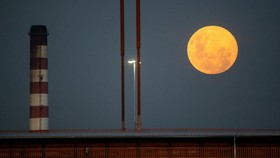 Daftar Fenomena Langit Mei, Ada Hujan Meteor Hingga Purnama Langka