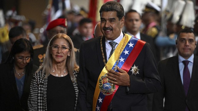 Keberadaan Maduro tidak diketahui usai AS mengklaim telah menangkap presiden Venezuela tersebut. Ada beberapa kandidat pengganti berdasarkan tiga skenario.