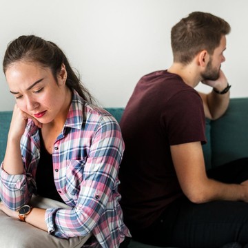 6 Cara Tubuh Beri Sinyal saat Kamu Sedang Menjalani Hubungan yang Salah