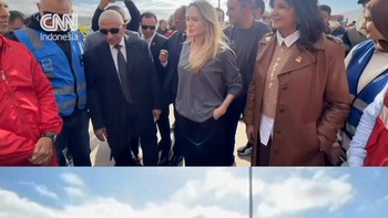 Momen Angelina Jolie Kunjungi Perbatasan Rafah Jenguk Pasien Gaza