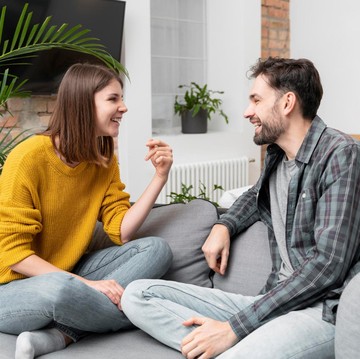 4 Cara Bicara Jika Tidak Suka Pasangan Teman Tanpa Bikin Hubungan Renggang