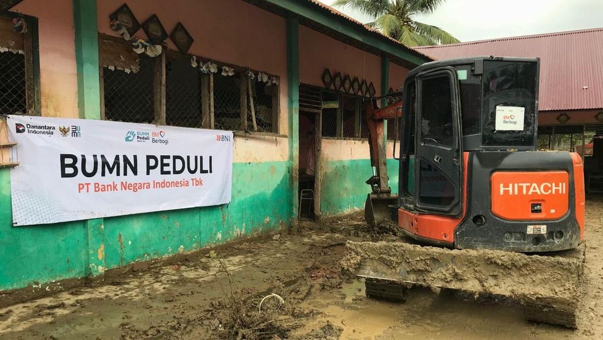 Pulihkan Pendidikan Pascabanjir, BNI Bersihkan Sekolah di Aceh Utara