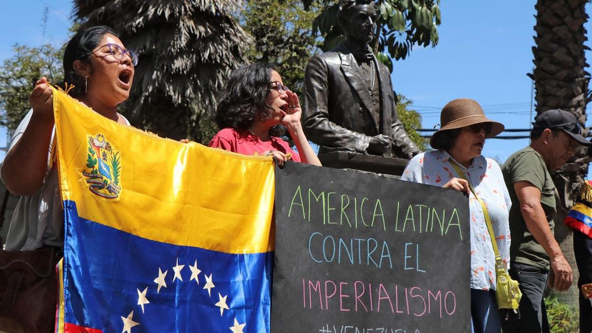 Diaspora Venezuela di Ekuador Turun ke Jalan Rayakan Maduro Ditangkap