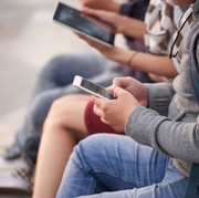 6 Alasan Berita Viral Sering Lebih Cepat Dipercaya daripada Fakta Resmi, Cek!