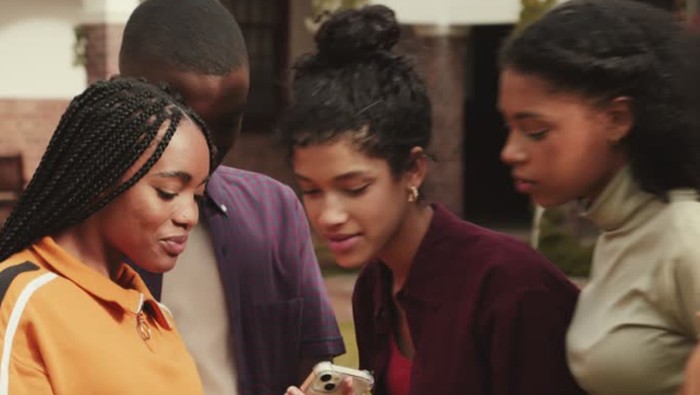 5 Alasan Konten Drama Pribadi Lebih Menarik Perhatian Dibanding Prestasi