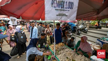 FOTO: Mengintip Denyut Nadi Pusat Pempek di Tepian Musi