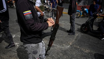 FOTO: Milisi Venezuela Berjaga usai AS Serang Caracas dan Tangkap Maduro