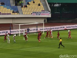 Babak Pertama, Persis Solo Digilas Persita Tangerang 0-3 di Kandang