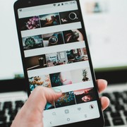 5 Kepribadian Langka Orang yang Jarang Upload Foto Sendiri di Media Sosial