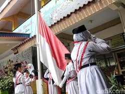 Mulai 2026, Wajib Baca Ikrar Pelajar Indonesia Setiap Upacara Bendera