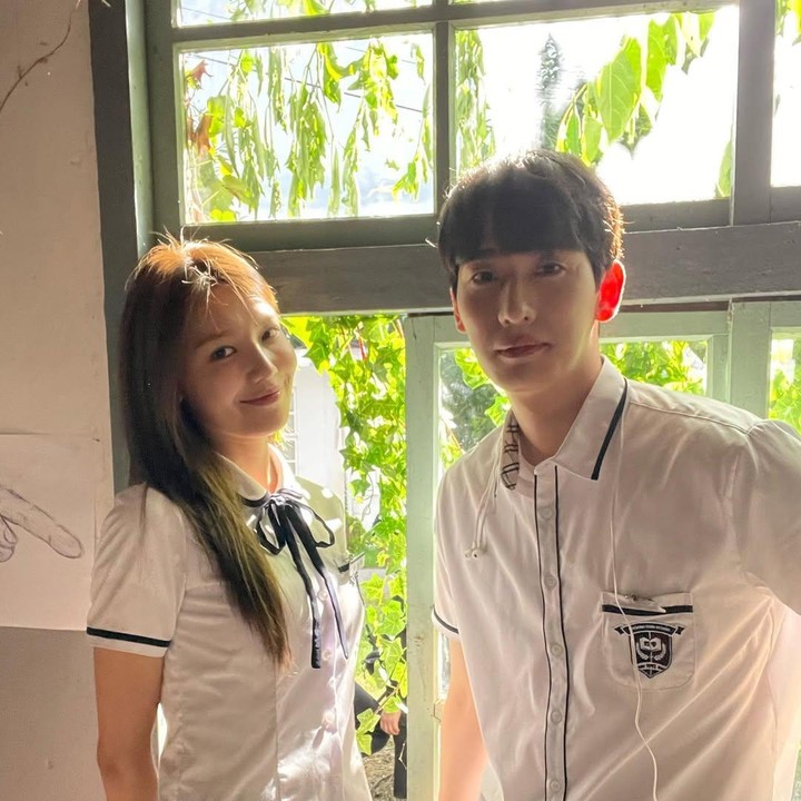 <p>Bertemakan anak sekolahan, Sooyoung juga beradu peran dengan aktor Yoon Bak dalam drama Korea <em>Fanletter</em>, Please. Drama Korea ini memperoleh rating 8.2 dari 10, membuatnya menjadi drama korea Sooyoung yang paling diminati, Bunda. (Foto: Instagram @sooyoungchoi)</p>