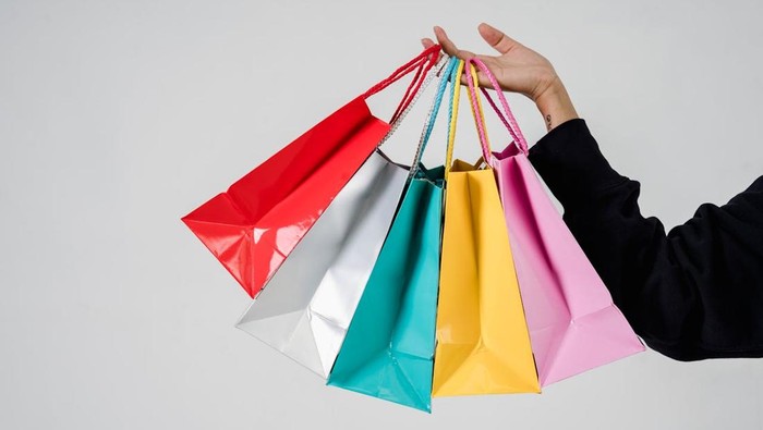 Dear Pekerja Kantoran, Ini 5 Barang yang Sebaiknya Tidak Perlu Dibeli Setiap Bulan