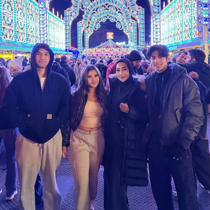 <p>Lewat salah satu unggahannya di Instagram, Erin bersama anak-anak terlihat begitu menikmati momen saat menyusuri kota London yang dihasi dengan lampu-lampu cantik. &ldquo;Hari pertama 2026,&rdquo; tulis Erin, dikutip dari laman Instagram <em>@erintaulany,</em> Senin (5/1/2026).&nbsp;(Foto: Instagram @erintaulany)</p>