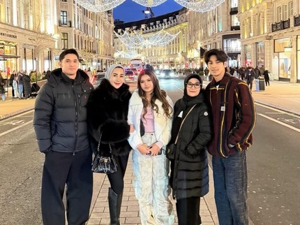 Potret Erin Mantan Istri Andre Taulany Liburan Bersama Ketiga Anak ke London