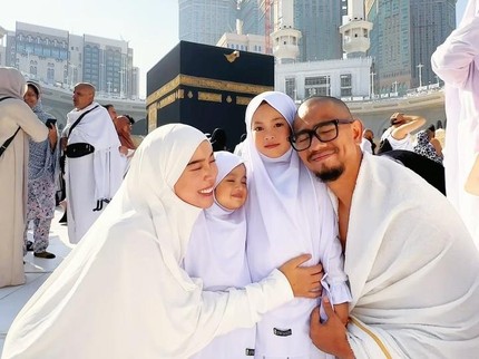 Cerita Fitrop Alami Keajaiban saat Umrah, Tangan Anak Tiba-tiba Digandeng Menuju Saf Pertama Raudhah