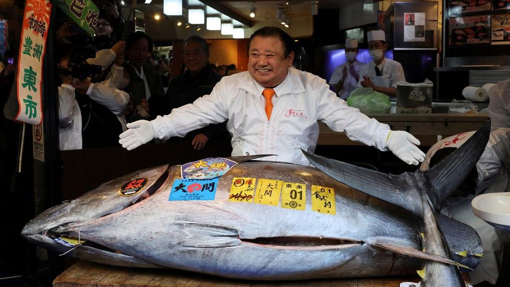 FOTO: Ikan Tuna Ini Dijual Rp55 M di Jepang