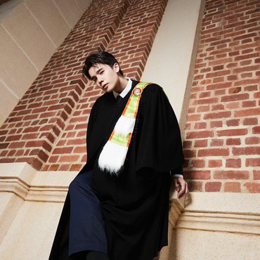 7 Potret Aktor Thailand Jimmy Jitaraphol Lulus Pendidikan Dokter Spesialis